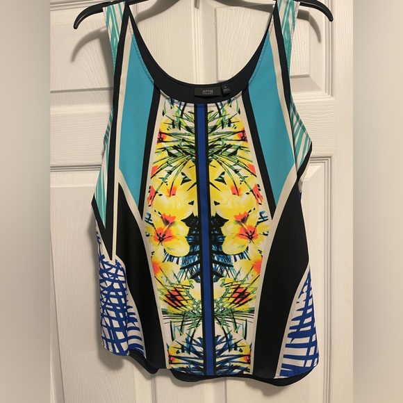Apt. 9 Tops - Woman’s Medium Apt. 9 Tank Blouse Black with Multi Color